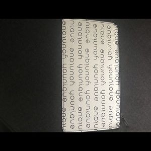 Younique Limited Edition Duet collection bag